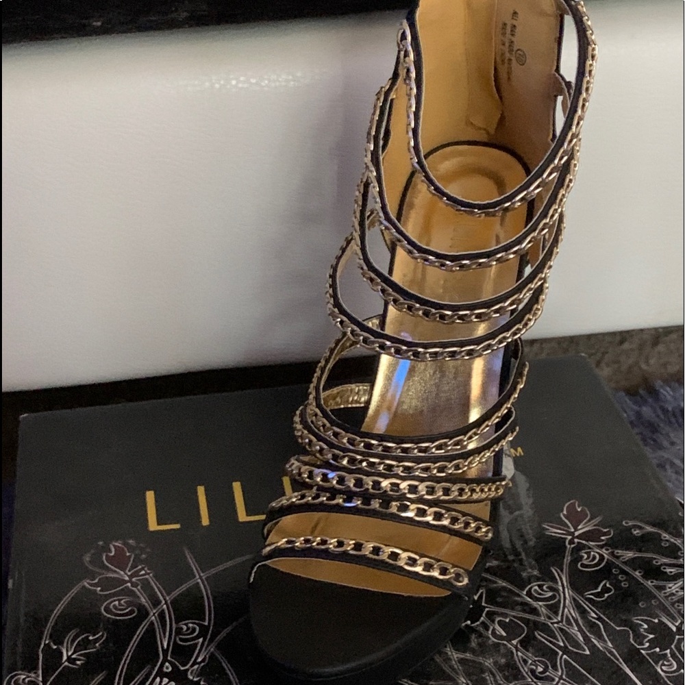 Liliana Black and Gold Chain Wedges